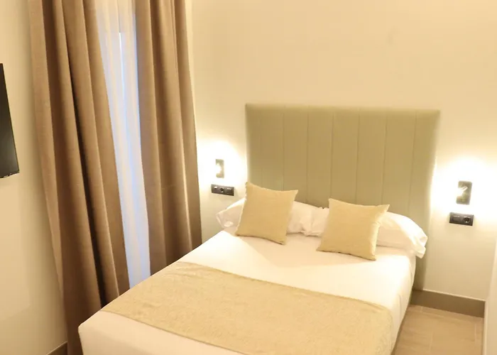 La Rúa-MonteraHostal